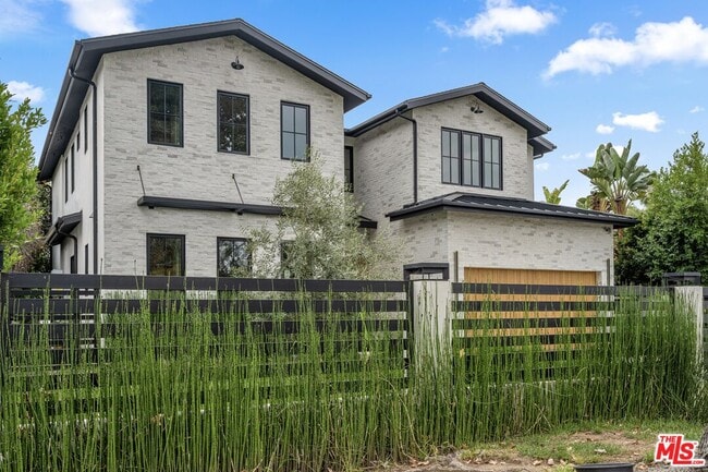 Photo - 4740 Sunnyslope Ave