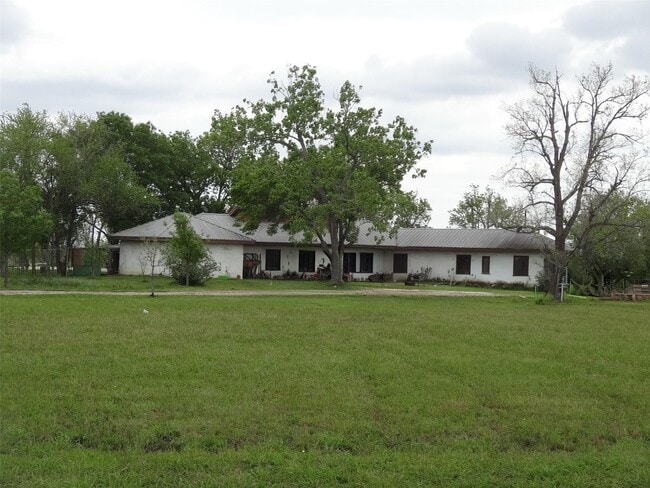 Building Photo - 40344 Harpers Church Rd