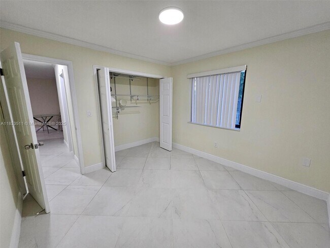 Photo - 46 NW 35th St Unidad 2