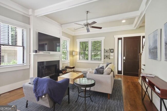 Photo - 519 N Highland Ave NE