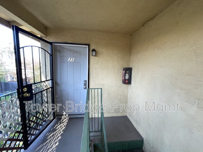 Photo - 4549 Ashcroft Ave Unit 31