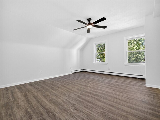 Building Photo - 425 Medford St Unit 3 Rental