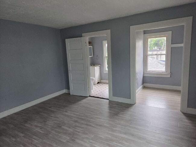 Photo - "Charming 2-Bedroom Duplex Retreat on Pritz Ave – Your Cozy Haven in Dayton!"