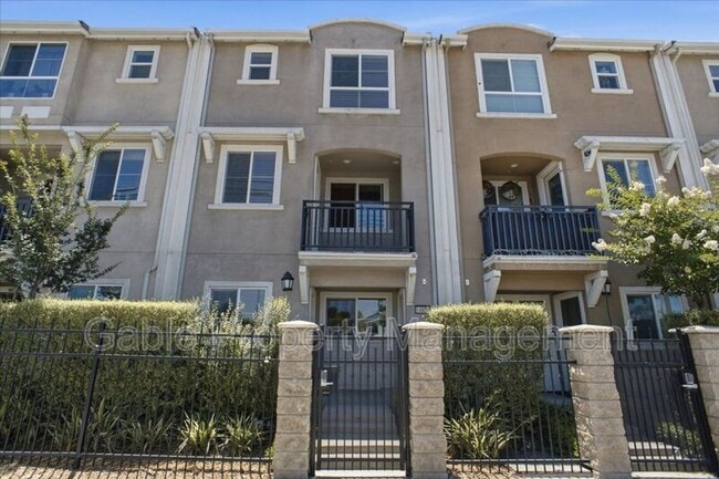 Building Photo - 14854 Nordhoff St