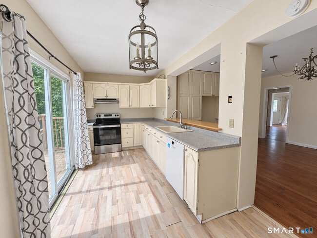 112 Ochsner Pl