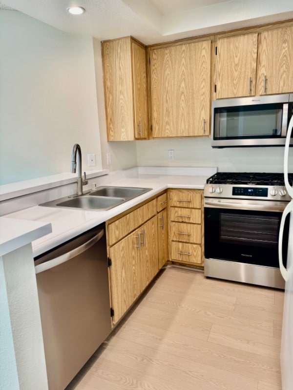 Building Photo - 5259 Cartwright Ave