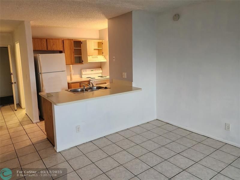 Photo - 2501 Riverside Dr Unidad 502 Rental