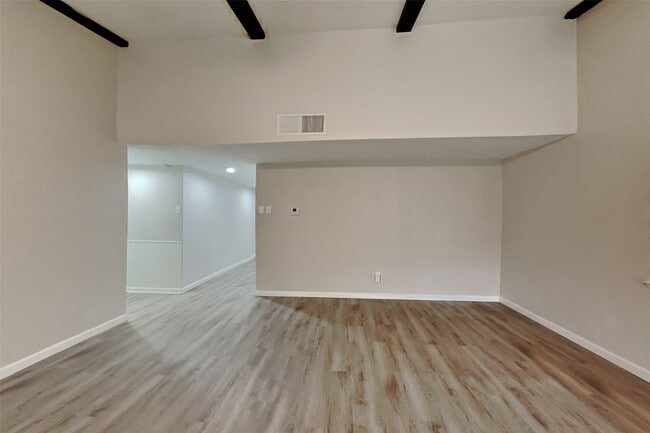 Photo - 16935 Kilwinning Dr