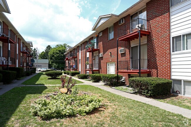 Photo - Camillus Villager Apartments