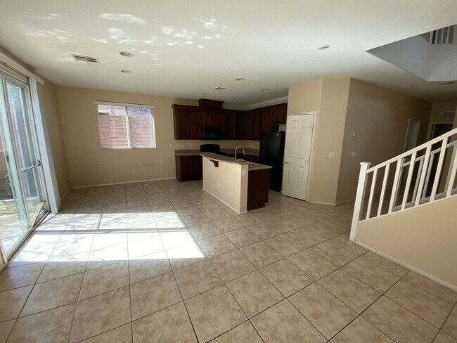 Photo - Beautiful 3 Bedroom 2 and 1/2 Bathrooms Ho...