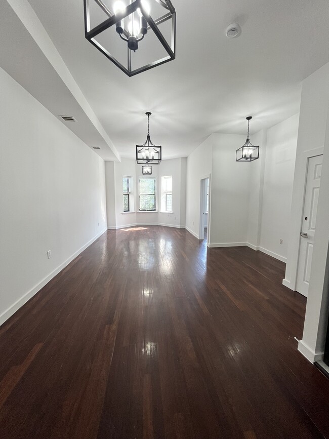 Building Photo - 1531 Union St Unit 1 Rental