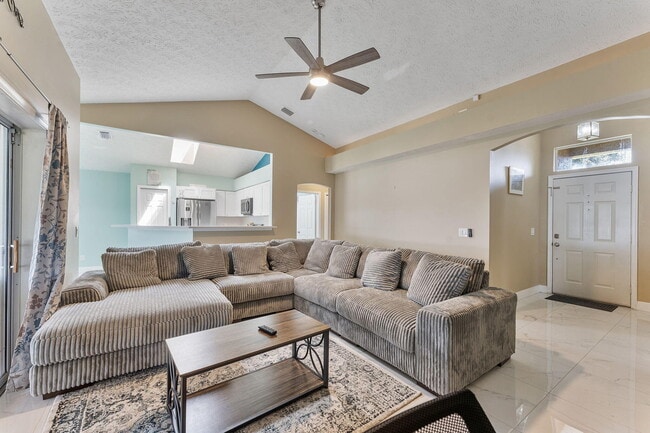 Photo - 1622 SW Realty St