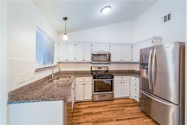 Photo - 2014 Balsam Way