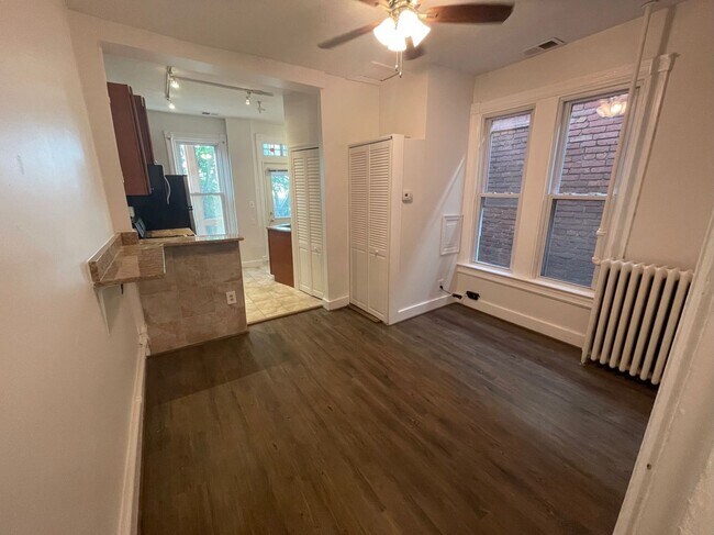 1332 E St NE Unit 1 (Left)