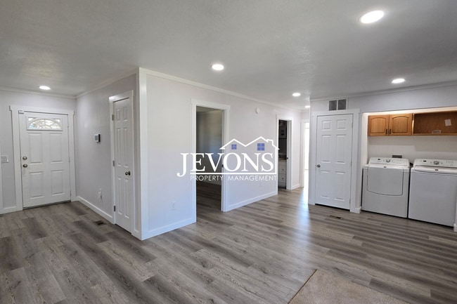 Photo - A charming and well-located single-family home in Yakima!