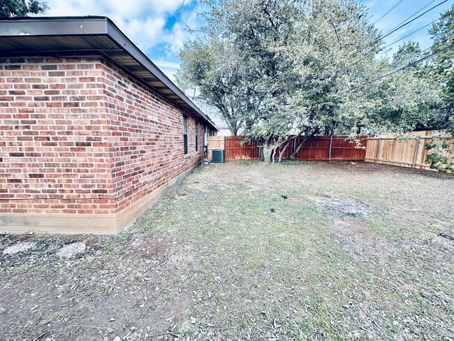 5207 Thunderbird St Unit A