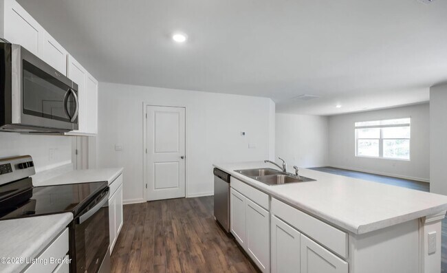 Photo - 156 Coral Springs Parkway