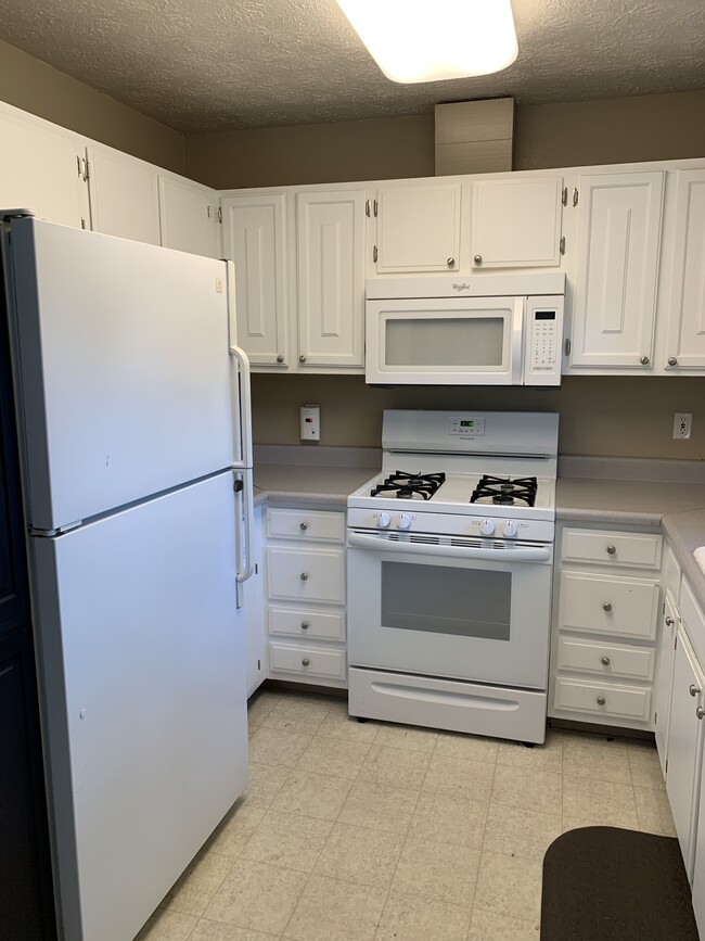 Photo - 1054 S Lucas Way