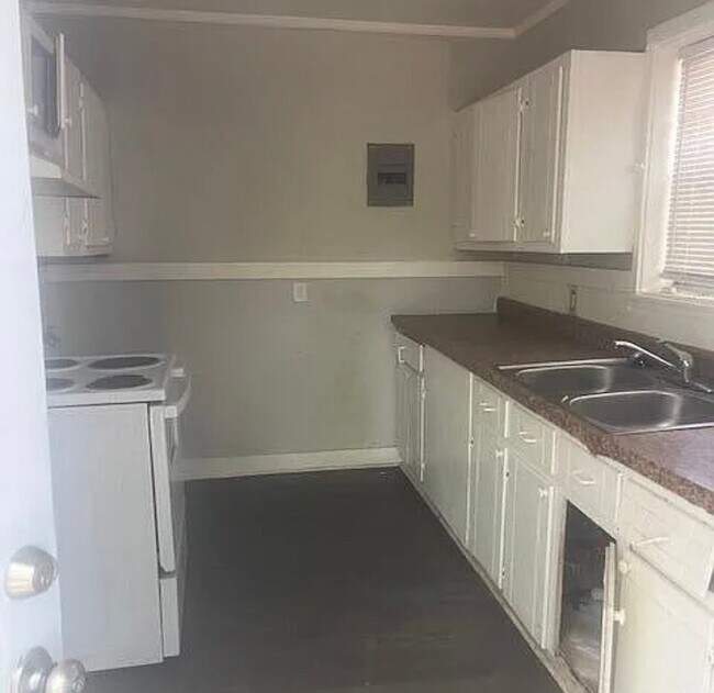 Photo - 3704 Hines Ave