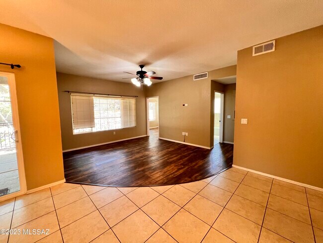 Building Photo - 1500 E Pusch Wilderness Dr Unit 5103