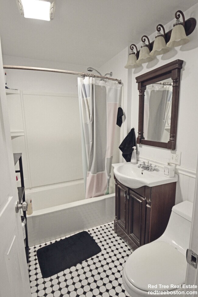 Photo - 324 Saint Paul St