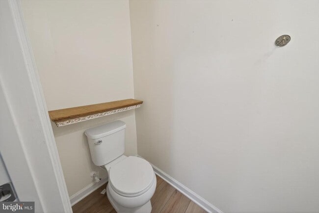 Photo - 18 Needle Ct