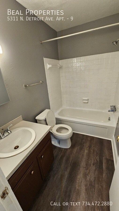 Photo - 5311 N Detroit Ave Unit 9