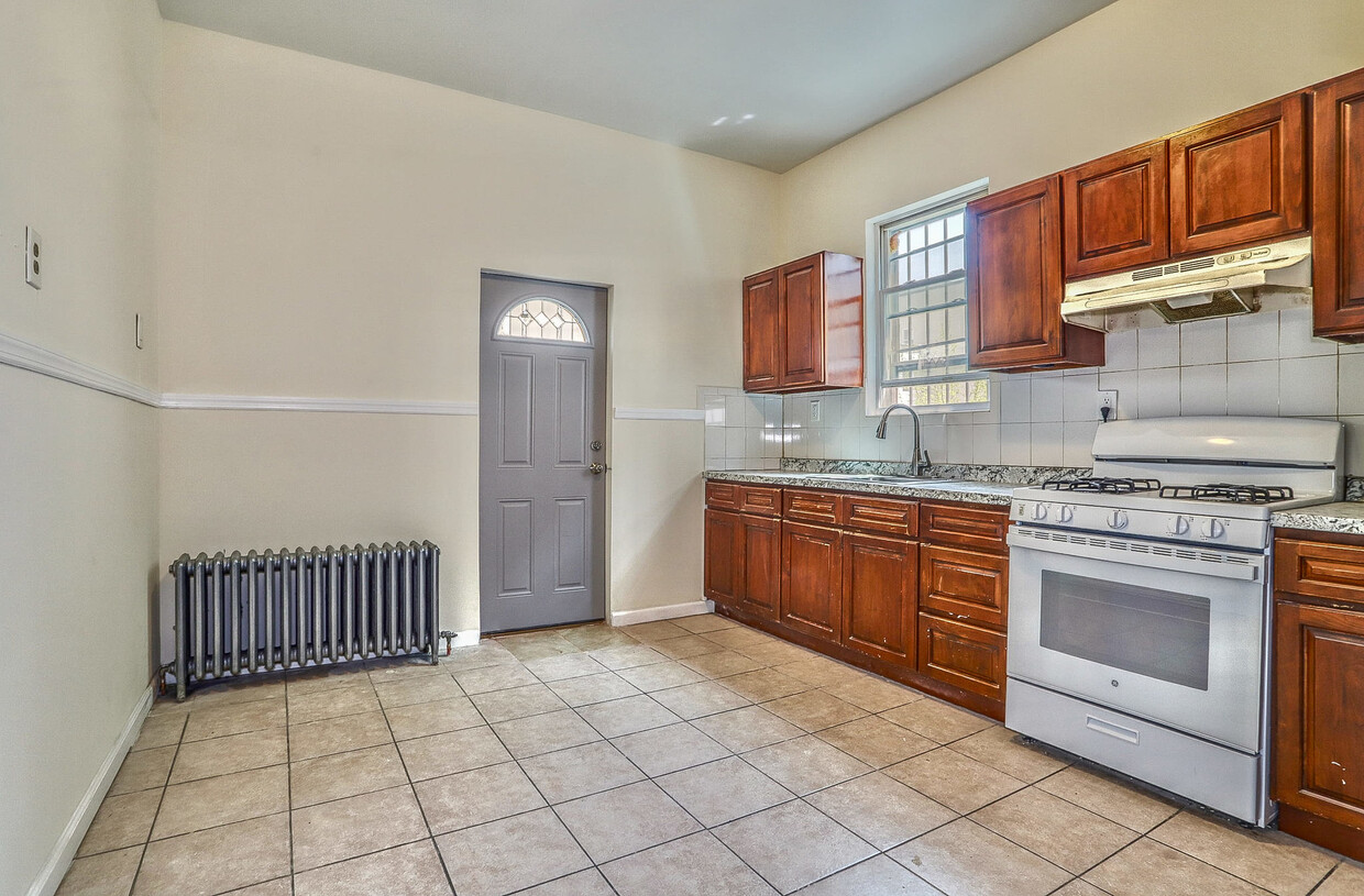 Photo - 166 Saint Pauls Ave (Jersey City, NJ)