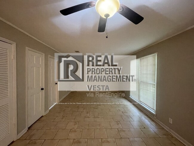 Photo - 247 Riley Ave Unidad B