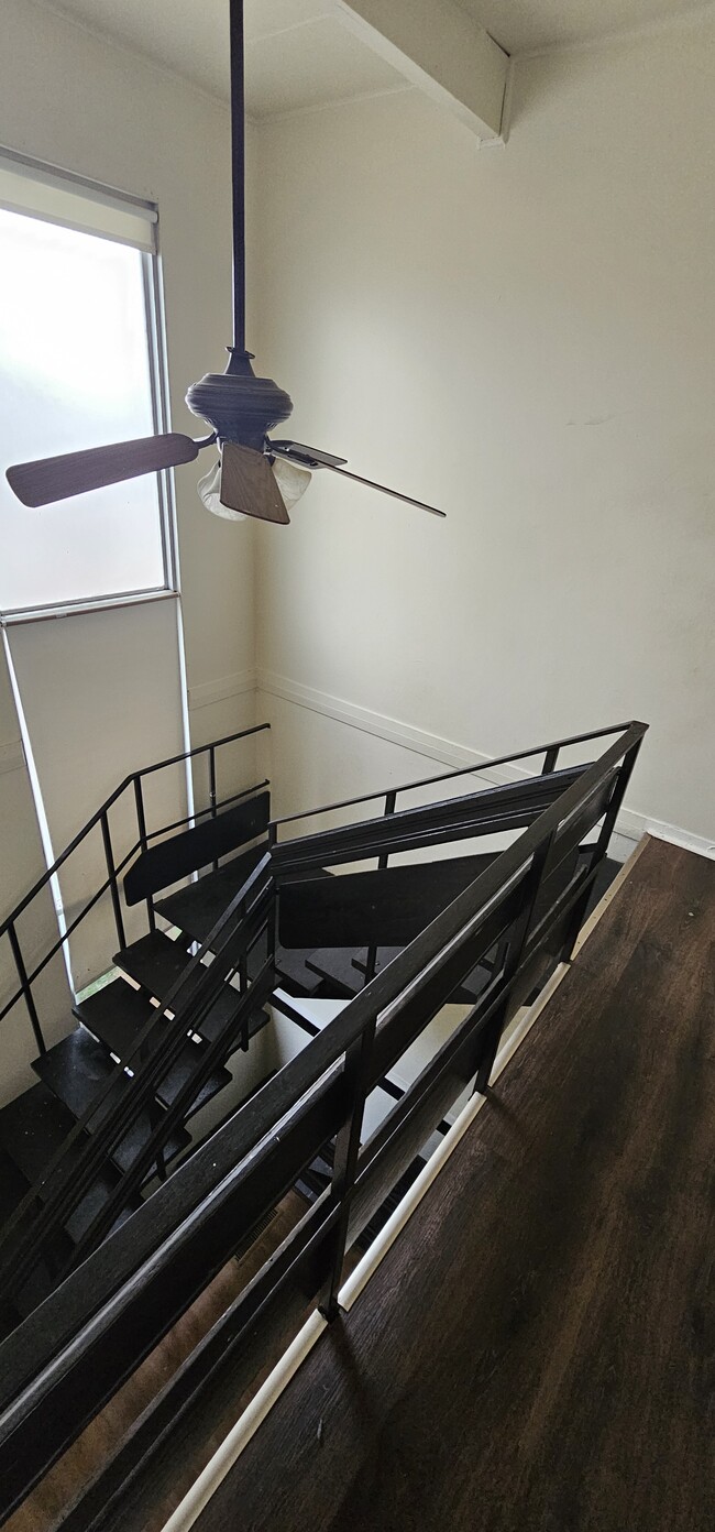 Photo - 824 N 70th St