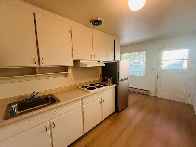 Photo - WLLC01 Unit 2880