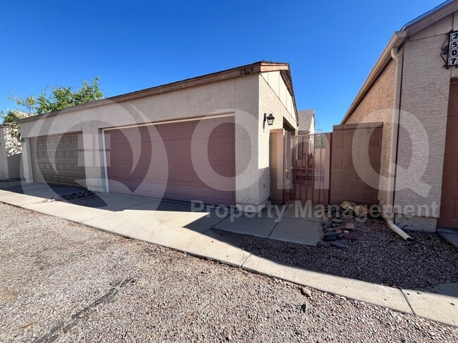Building Photo - 2505 N Palo Santo Dr Rental
