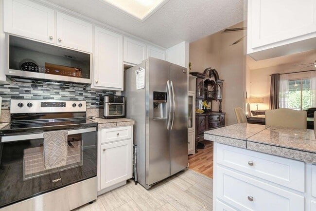 Photo - 821 Florin Rd