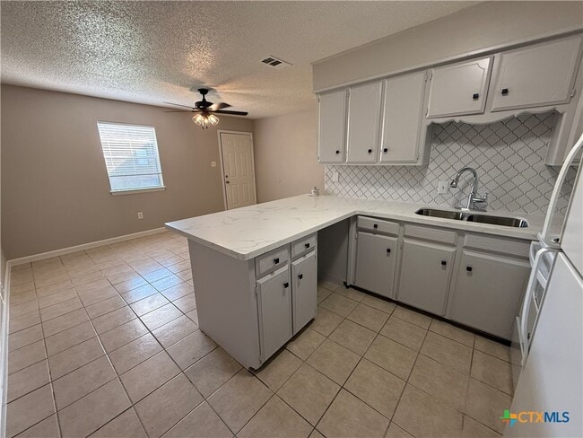 Photo - 1609 Meadowview Dr