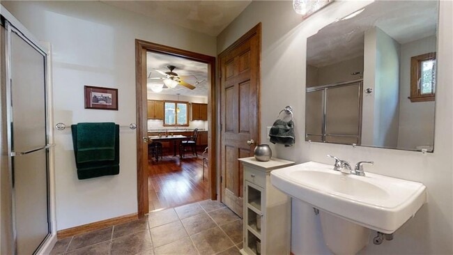 Photo - 121 Briarwood Dr