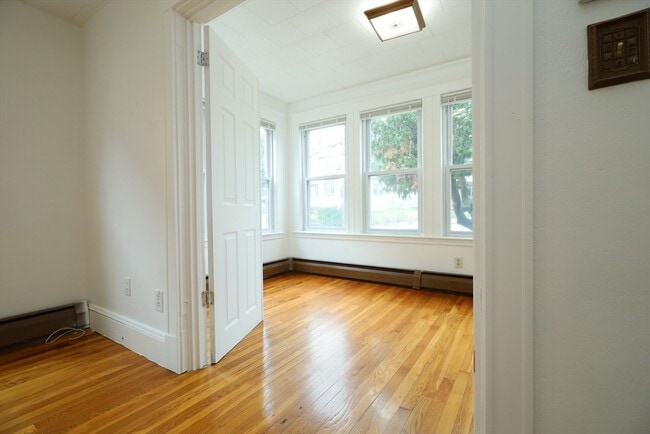 Photo - 98 Woodside Ave
