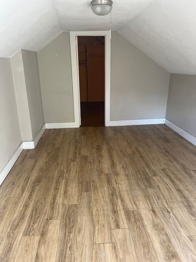 208 Charter Oak St Unit E