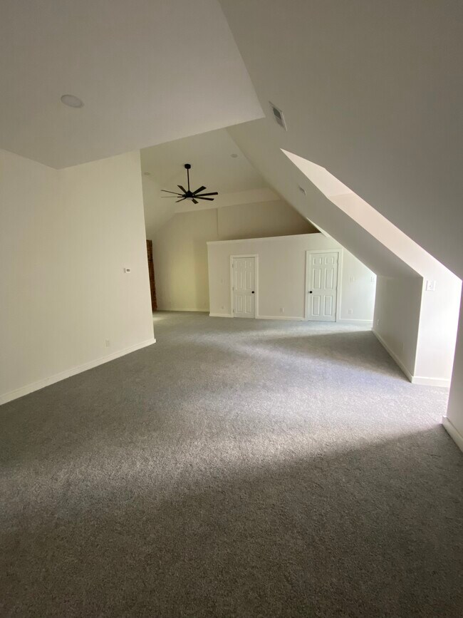 Photo - 5021 Greenridge Ln