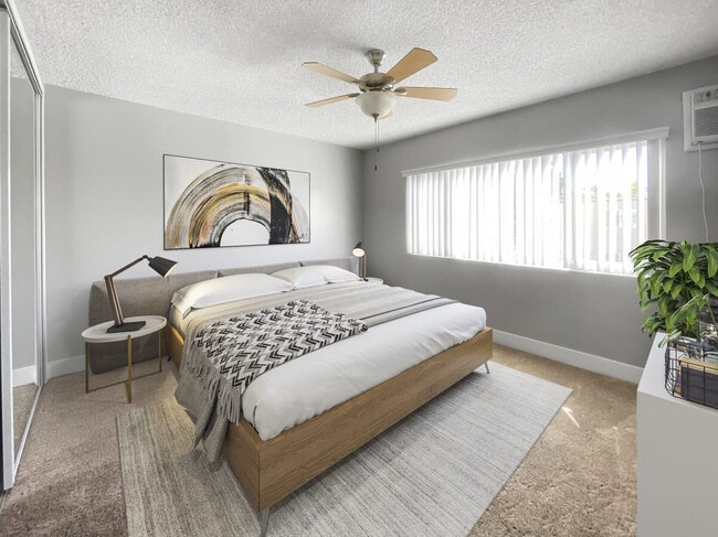 Photo - Summit La Crescenta