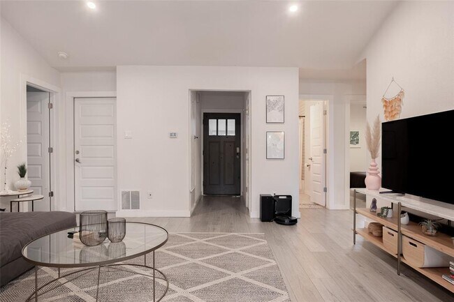 Photo - 4601 Candletree Ln