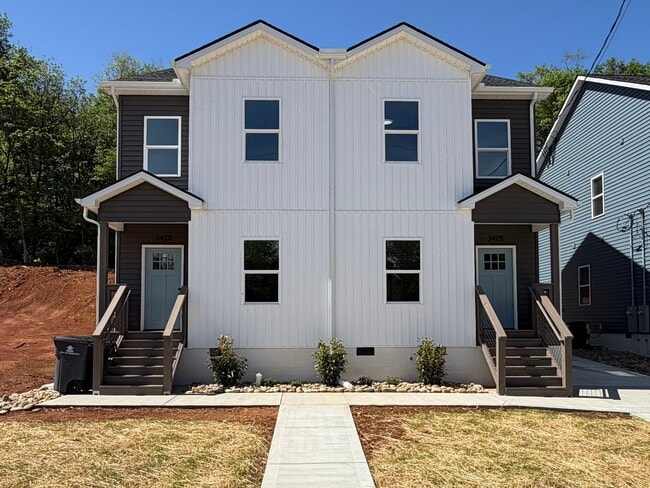 Building Photo - 3425 Garden Dr