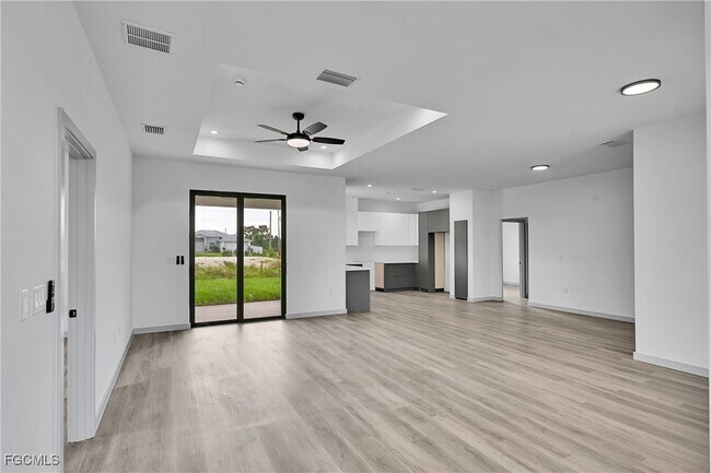 Photo - 1024 Halby Ave S