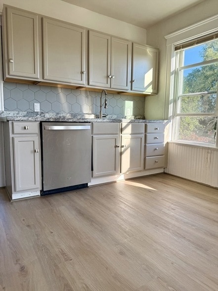 Building Photo - 643 Rathbun St Unit 3