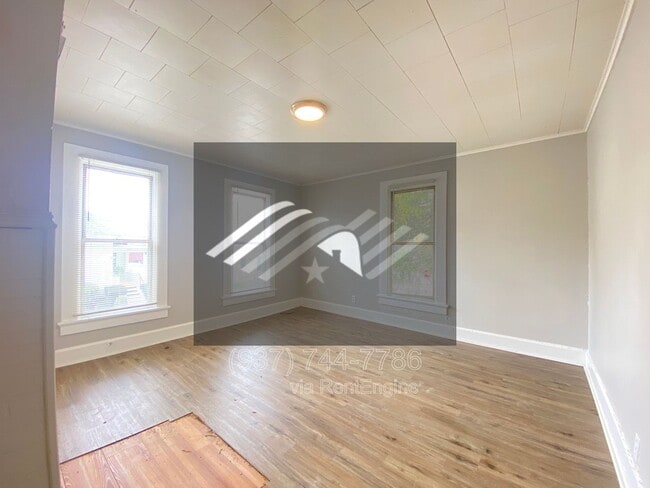 Photo - 323 Harrison St Unit Upper