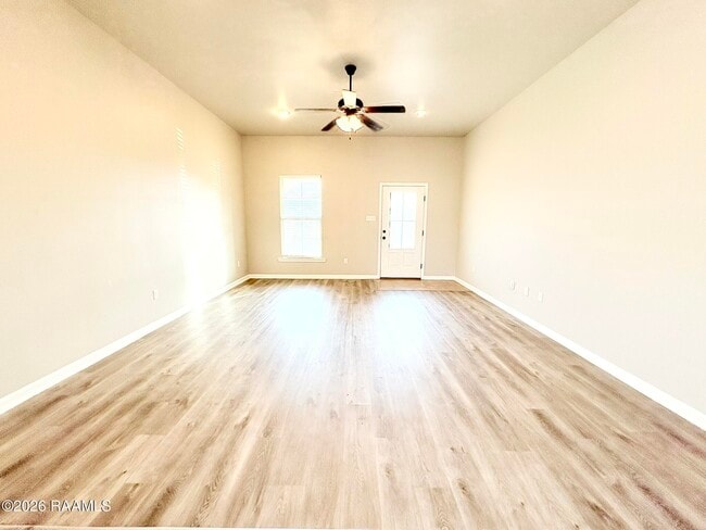 Photo - 129 Gray Birch Lp