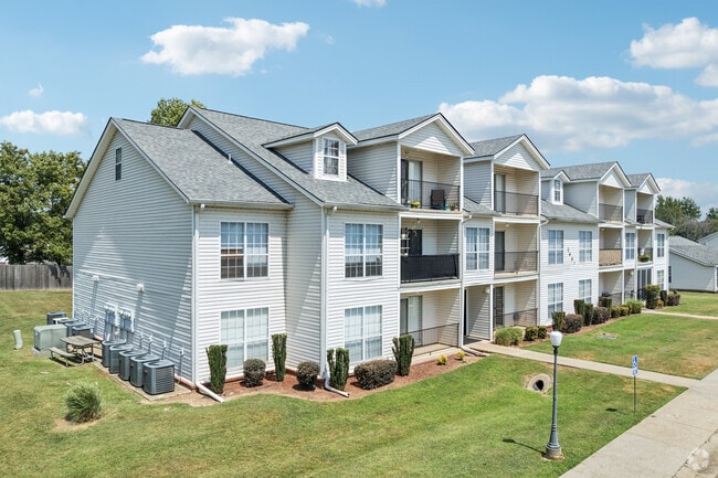 Building Photo - Carriage House Apartments