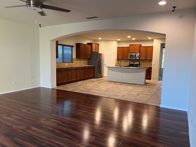 Photo - 1019 W Spur Dr