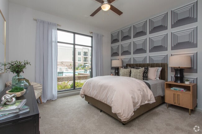 1HAB, 1BA - 774 ft² - Ten45 Suwanee