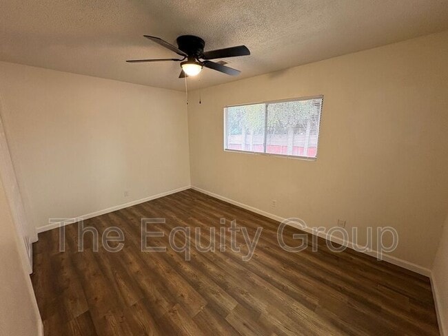 Photo - 690 W North Way