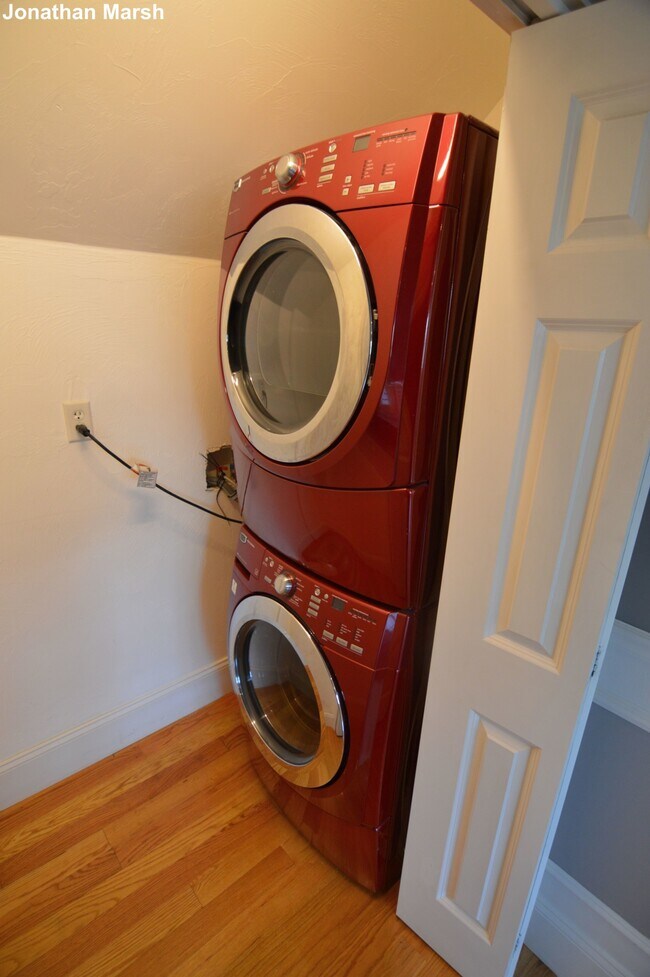 Photo - 97 Cushing Ave Unidad 3